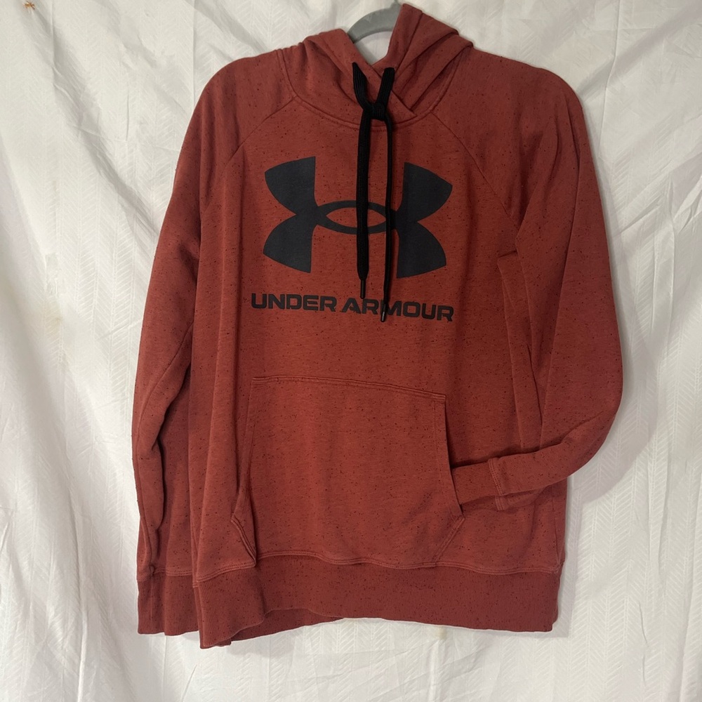 Under Armour Men's Rust color Hoodie. L.            C9